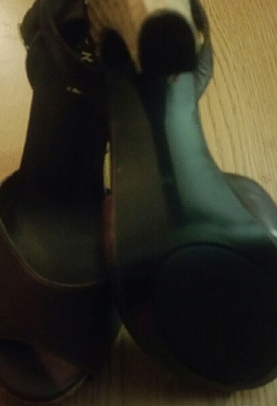 Ralph Lauren heels - Picture 3 of 4